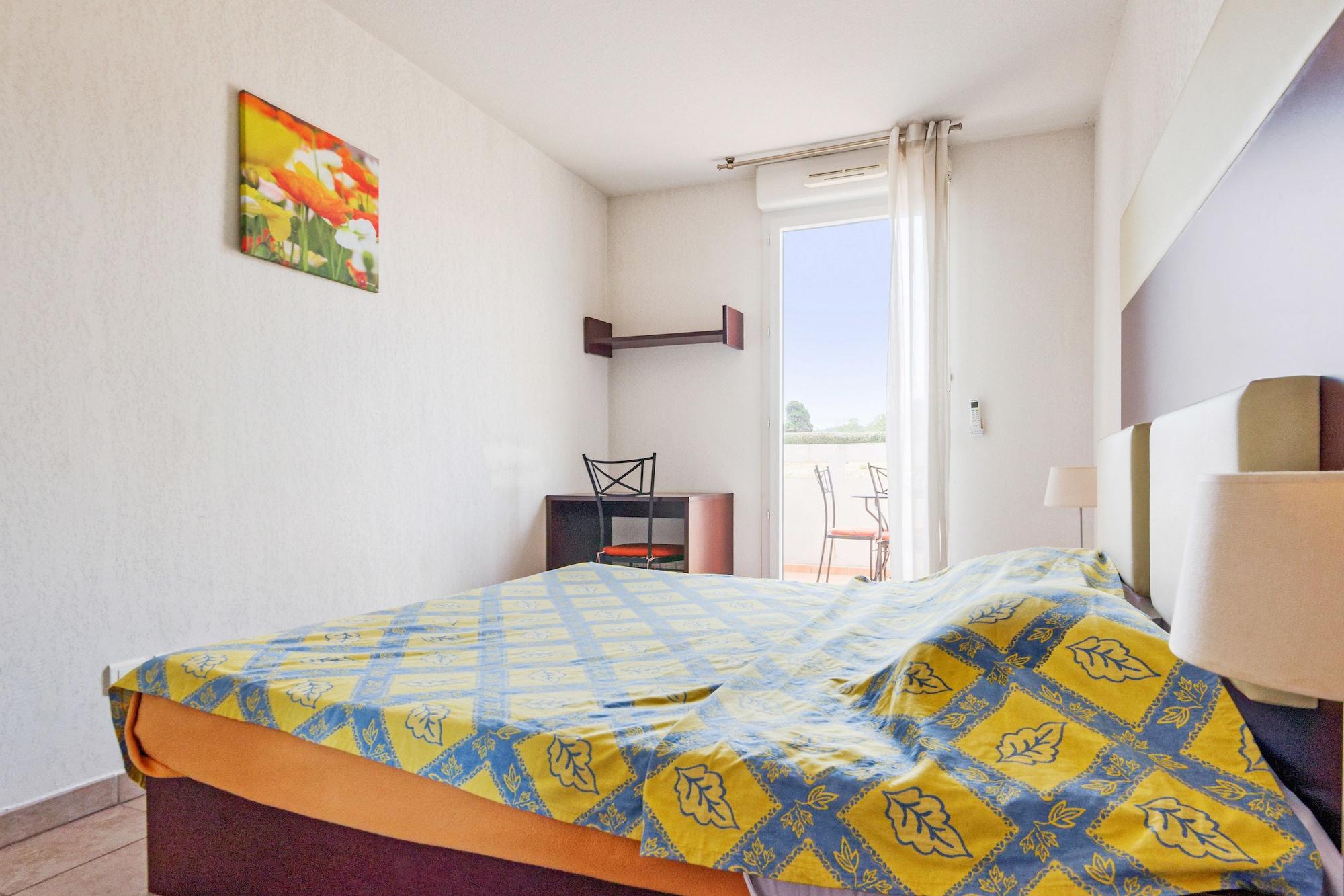 Comfort Aparthotel Six-Fours Сис-Фур-Ле-Пляж Экстерьер фото