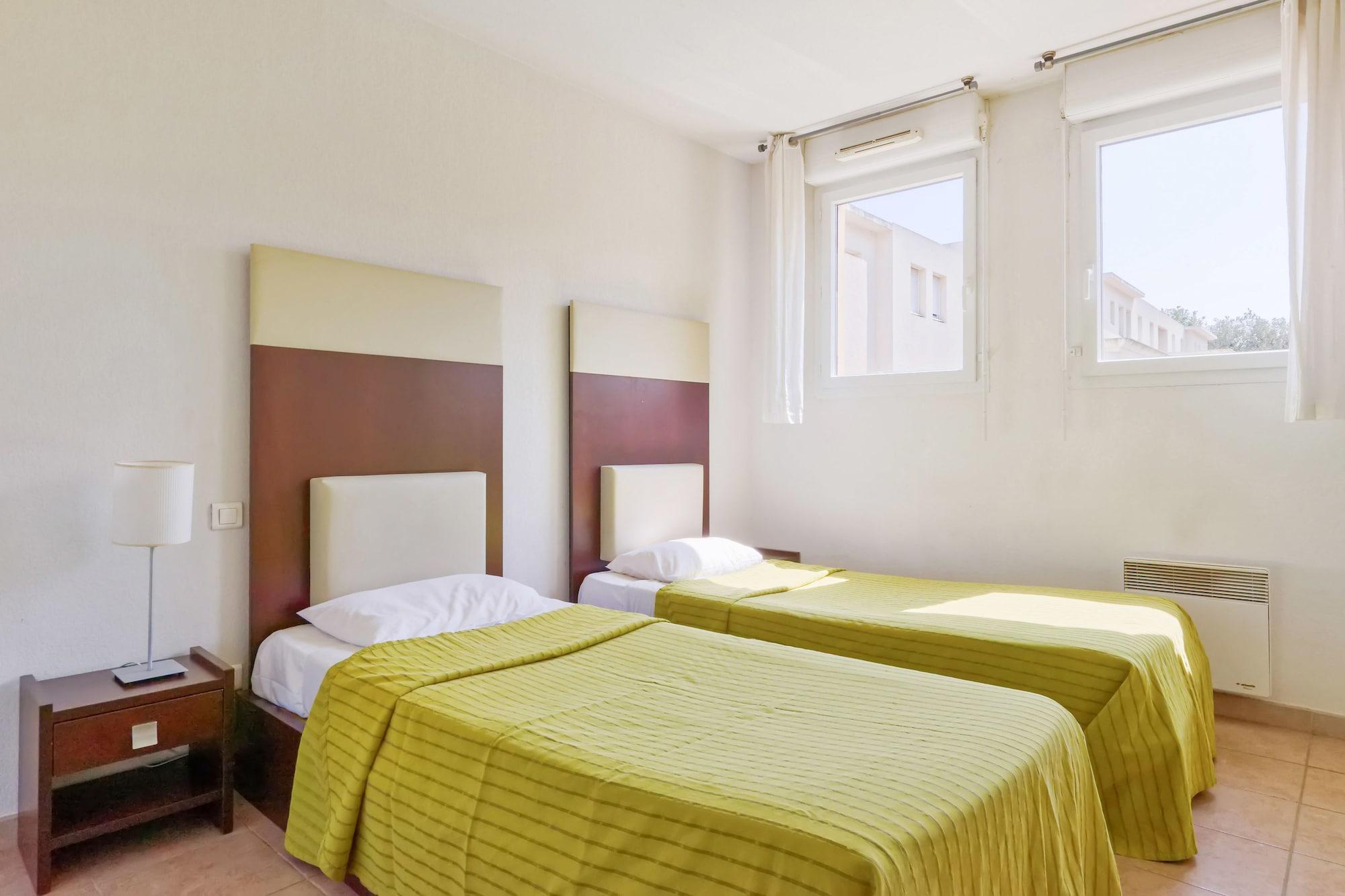 Comfort Aparthotel Six-Fours Сис-Фур-Ле-Пляж Экстерьер фото