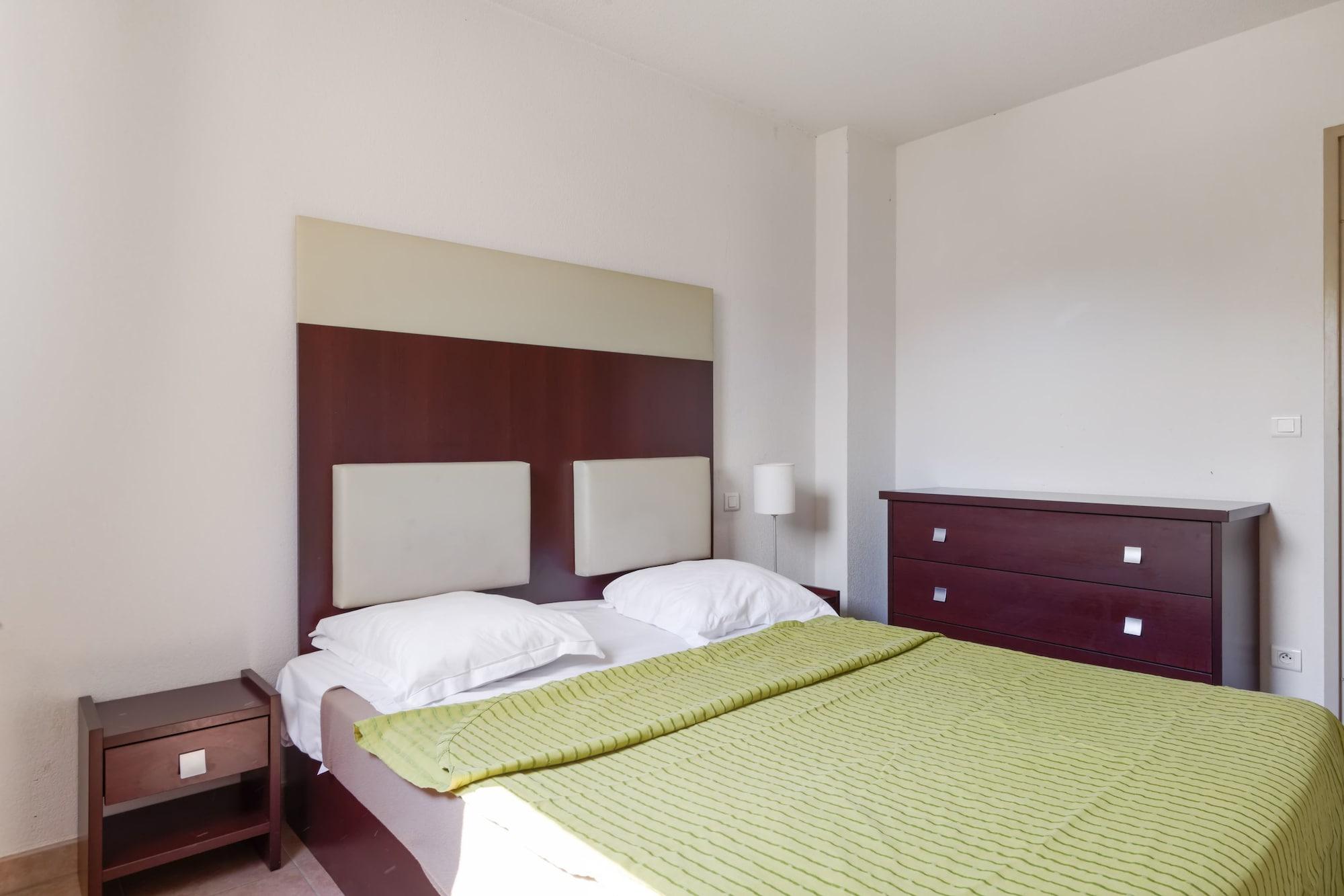 Comfort Aparthotel Six-Fours Сис-Фур-Ле-Пляж Экстерьер фото