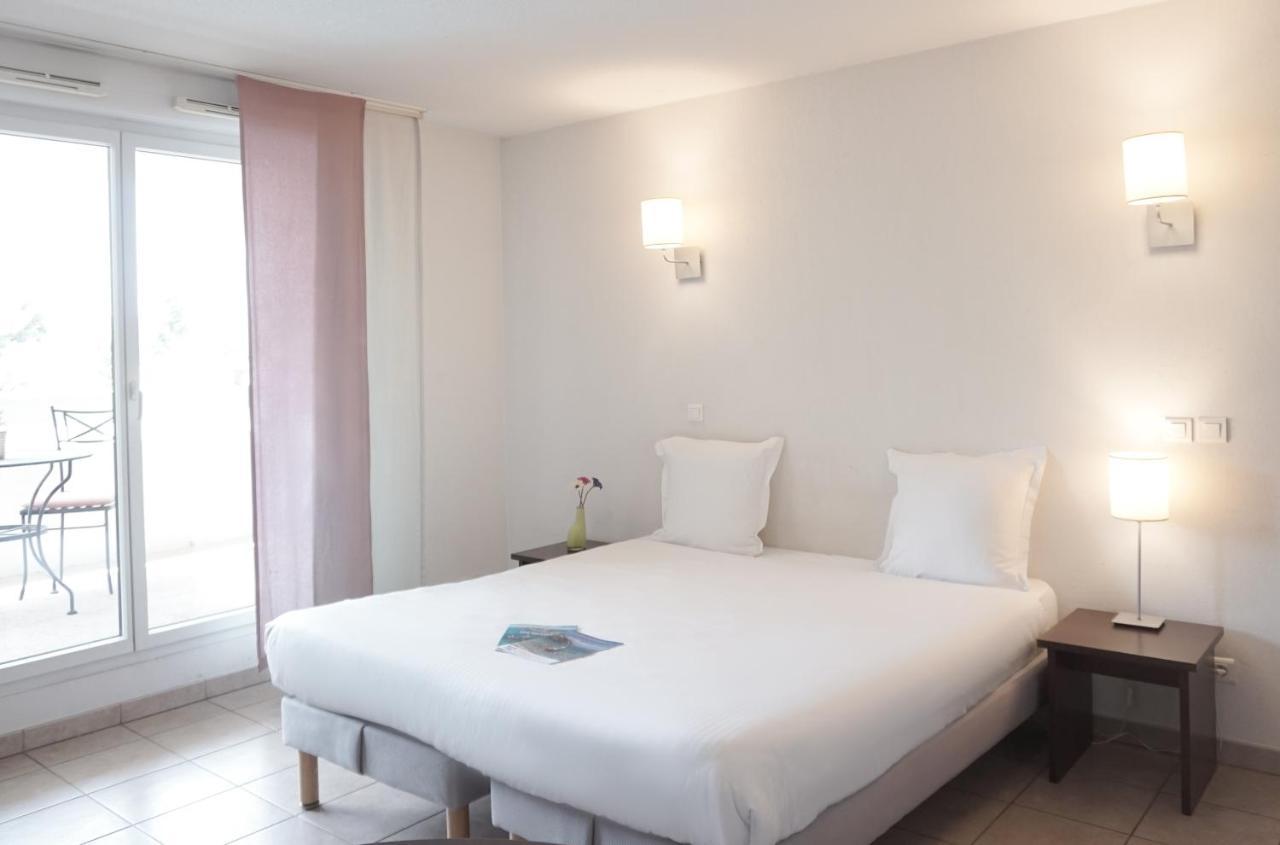 Comfort Aparthotel Six-Fours Сис-Фур-Ле-Пляж Экстерьер фото