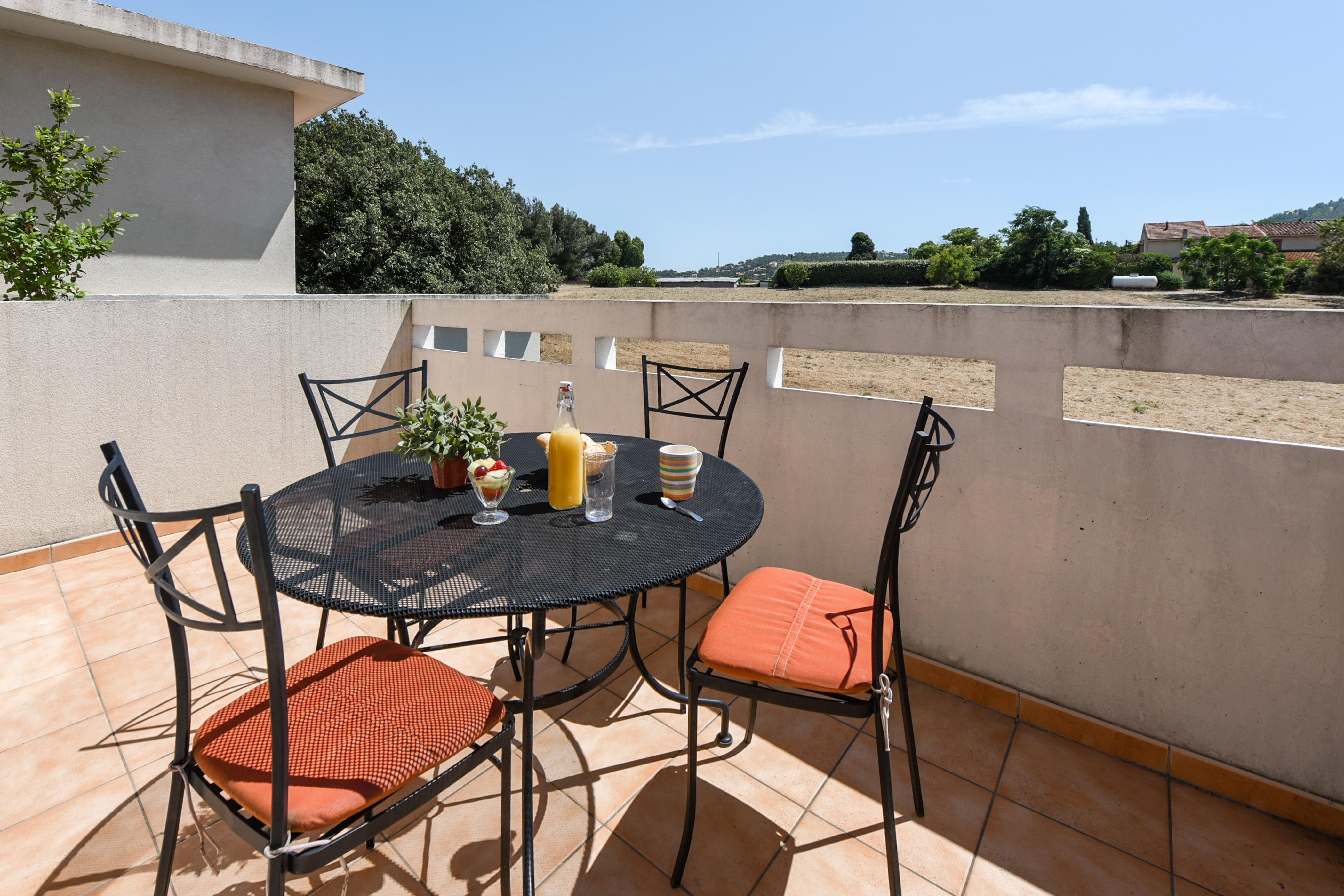 Comfort Aparthotel Six-Fours Сис-Фур-Ле-Пляж Экстерьер фото