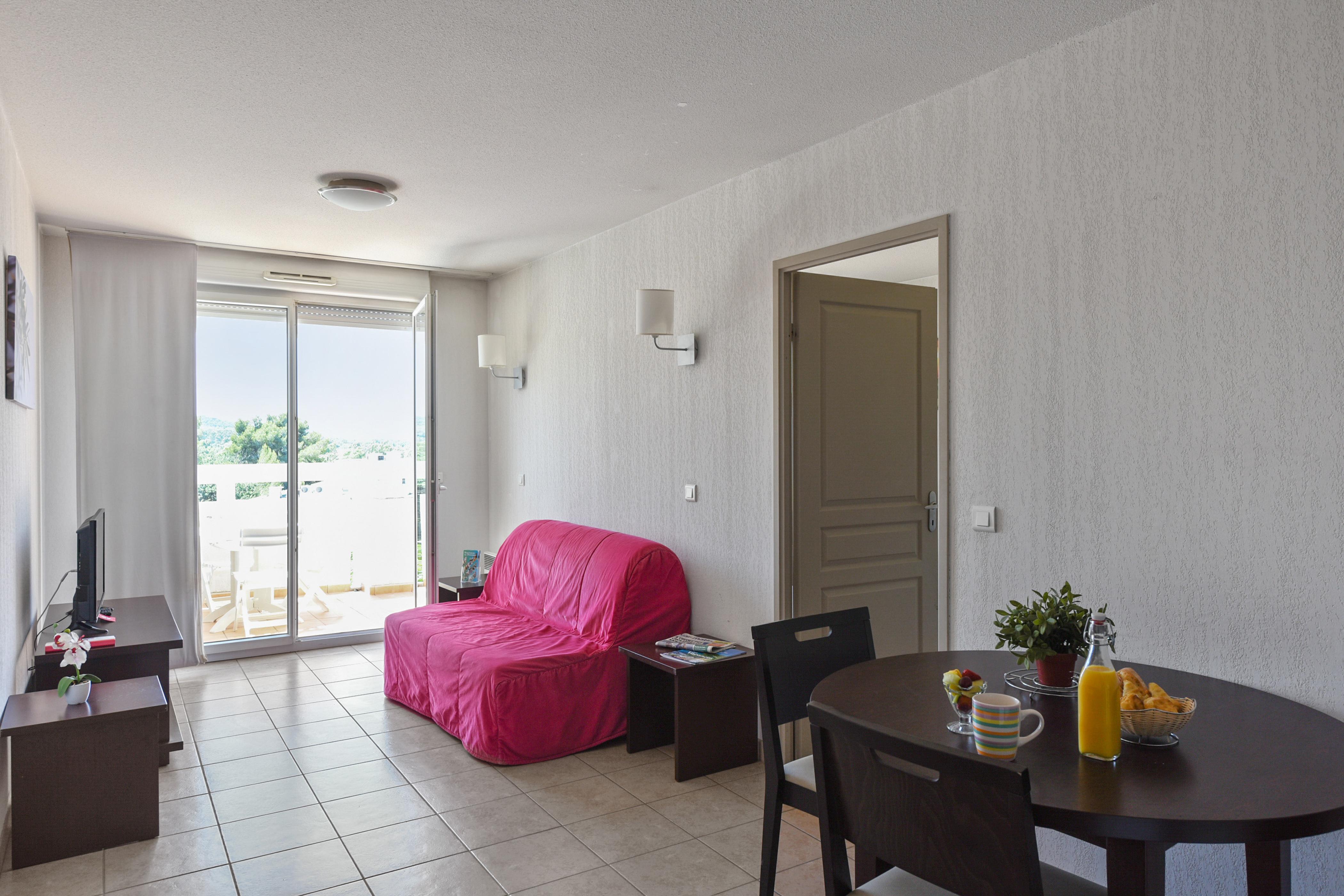 Comfort Aparthotel Six-Fours Сис-Фур-Ле-Пляж Экстерьер фото