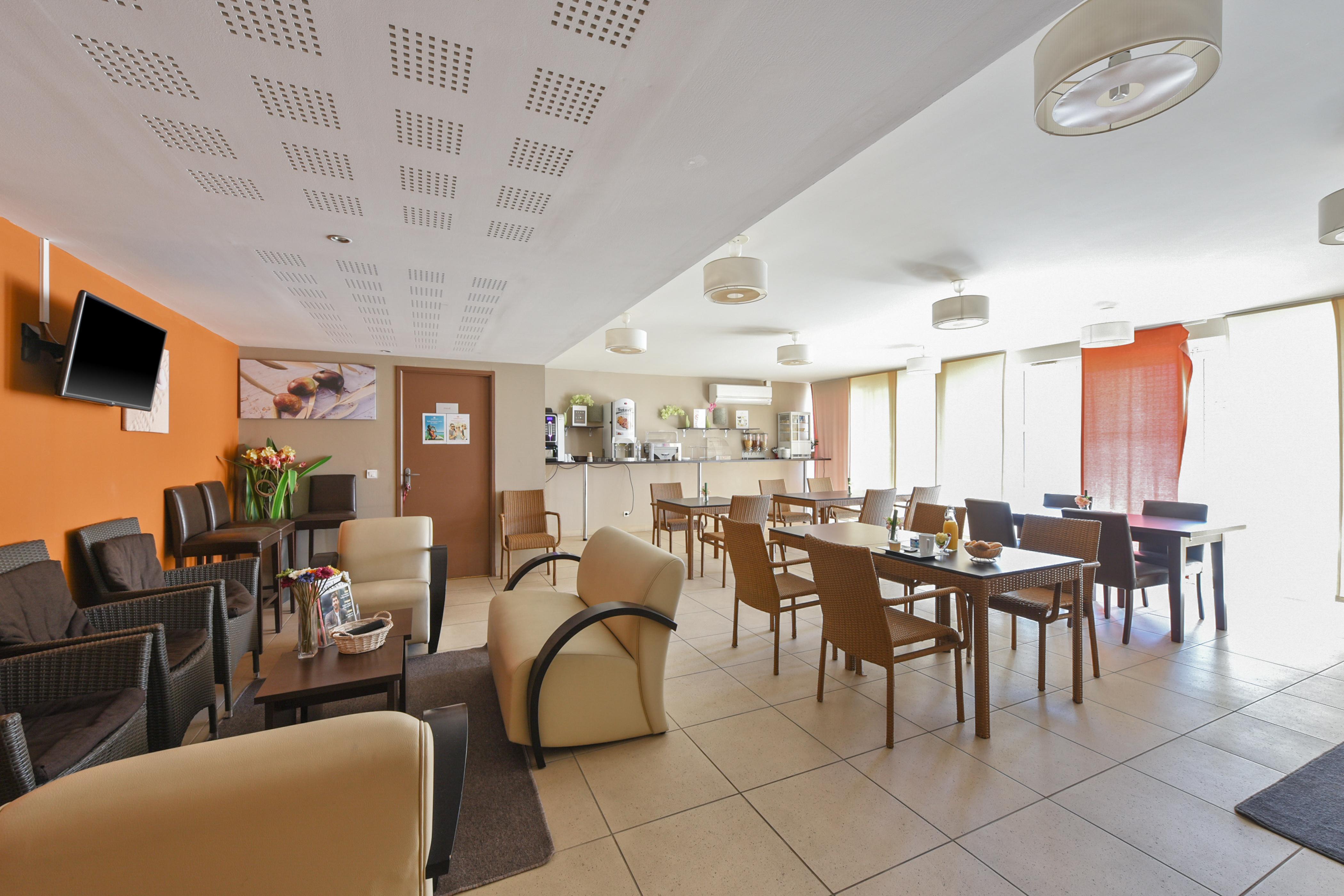 Comfort Aparthotel Six-Fours Сис-Фур-Ле-Пляж Экстерьер фото